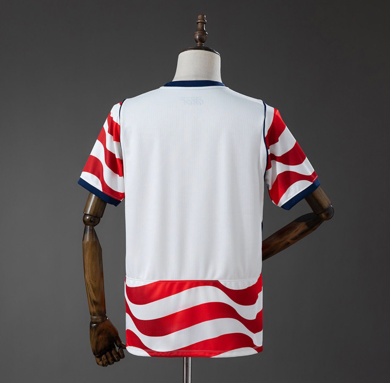 2026 USA Lines Player Version (Imagen solo de ilustración)